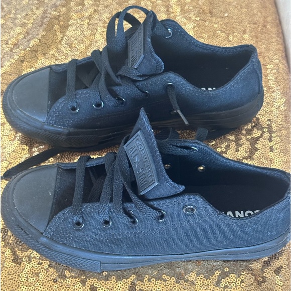 Chuck Taylor Black Brand New Children’s Converse All Star low tops size 13.5 - Picture 4 of 5